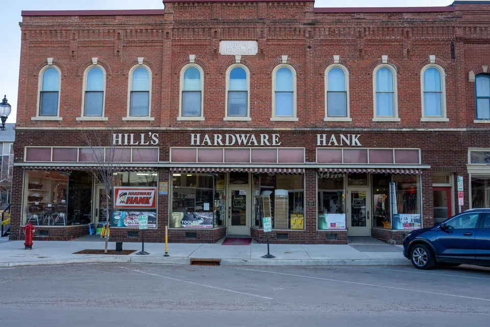 Meridian Hills — towing service